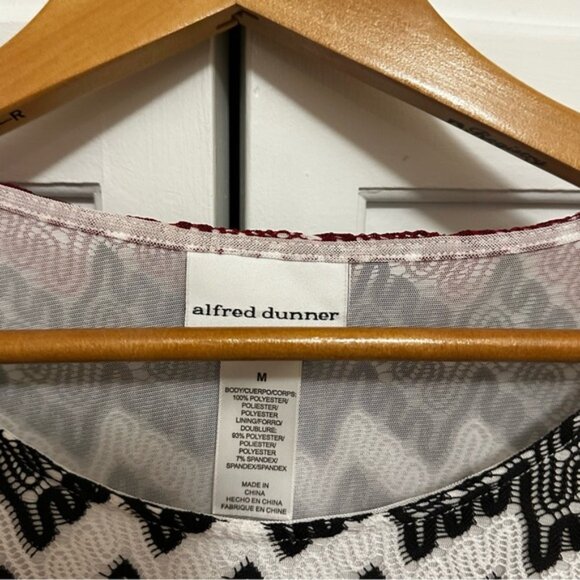 Alfred Dunner Chevron Patterned lined Women's Top 3/4 length sleeves size medium - Picture 2 of 8
